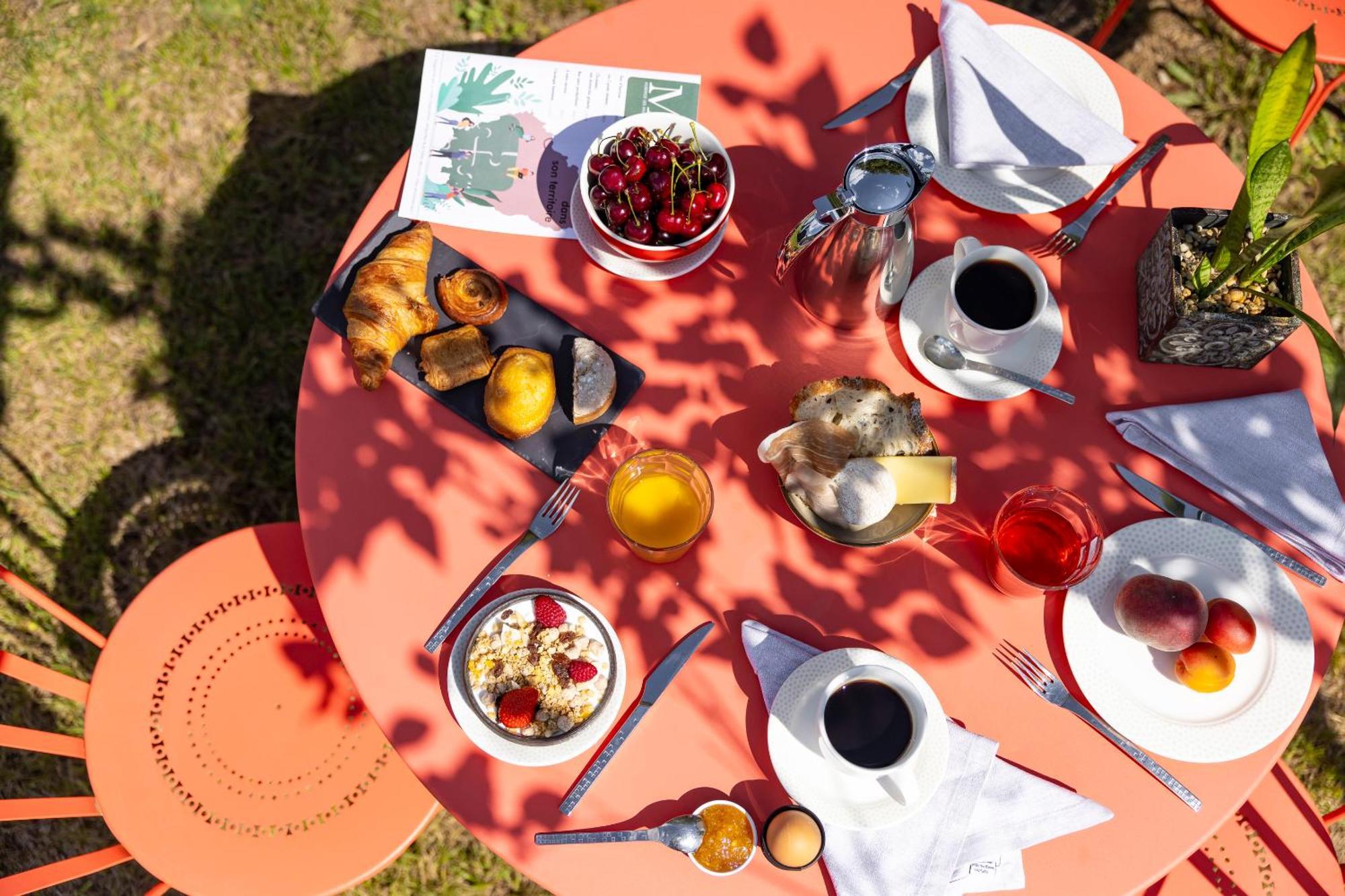 Logis Auberge Les Murets Hotel Restaurant Spa Chandolas Zewnętrze zdjęcie